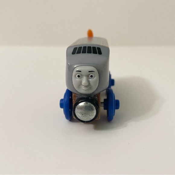 Thomas & Friends Wooden Hugo Train - Picture 2 of 13
